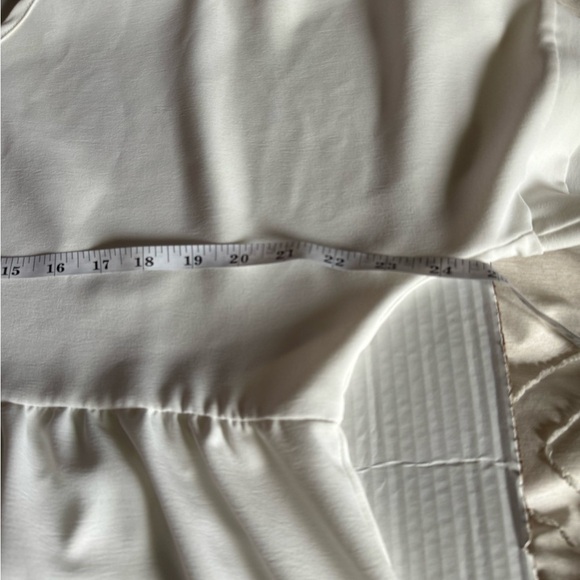 White v neck xl - Picture 4 of 5